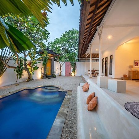 Villa Dadirri - In The Heart Of Seminyak - Walking Distance From Restaurants, Bars And Beach - Perfect Location المظهر الخارجي الصورة
